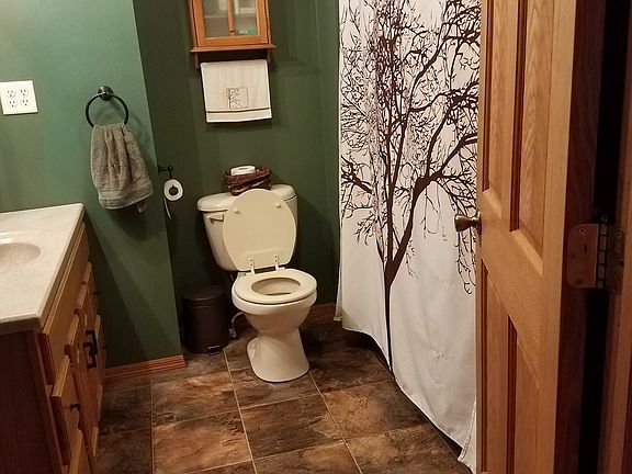 Main bathroom