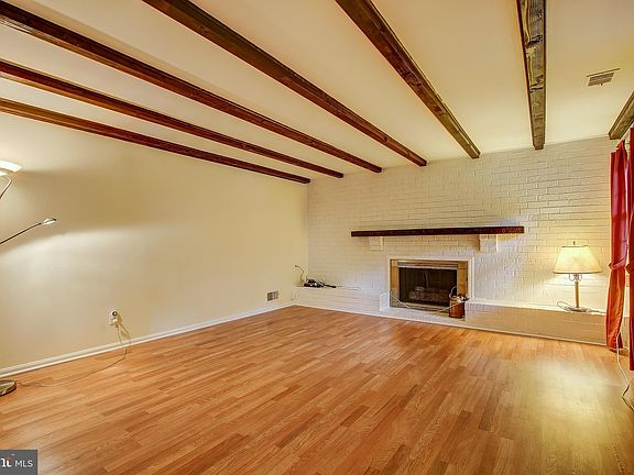 4th image of 4102 Whispering Ln