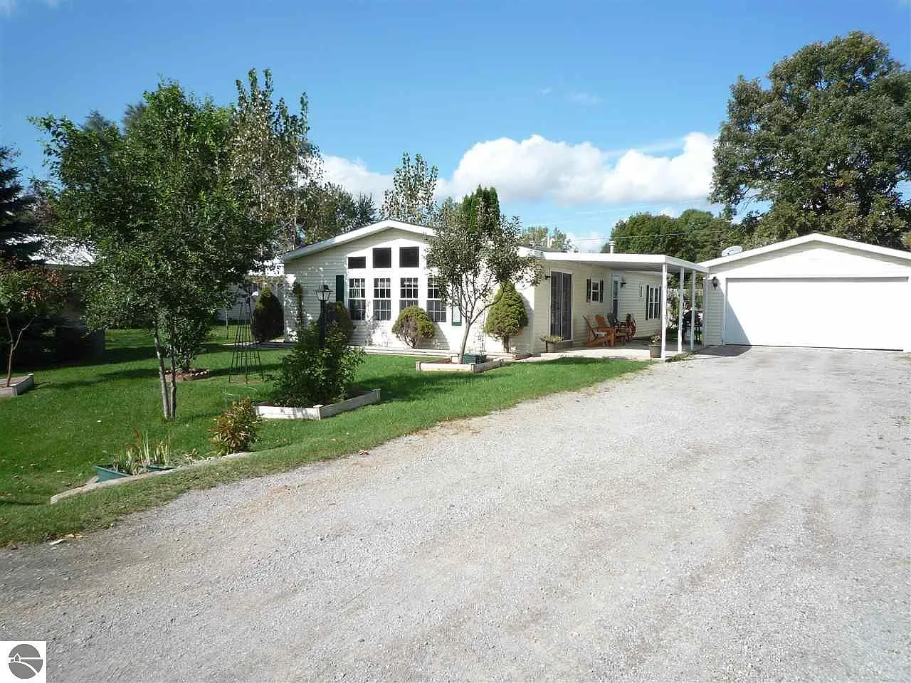 5201 Jonathon Ln photo 1