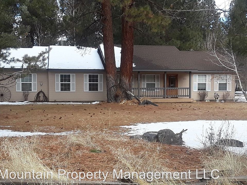 2nd image of 226 E Tyee Dr