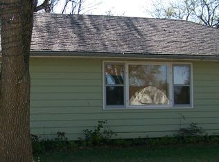 609 1st St NW, De Smet, SD 57231