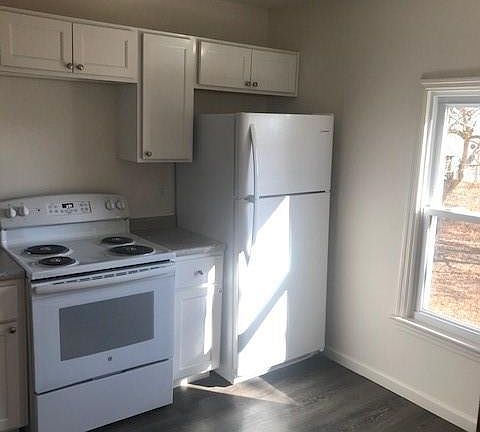 2nd image of 83B Hudson St #2