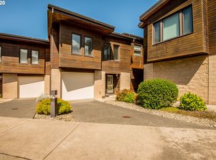 2736 Colony Cir, Bandon, OR 97411