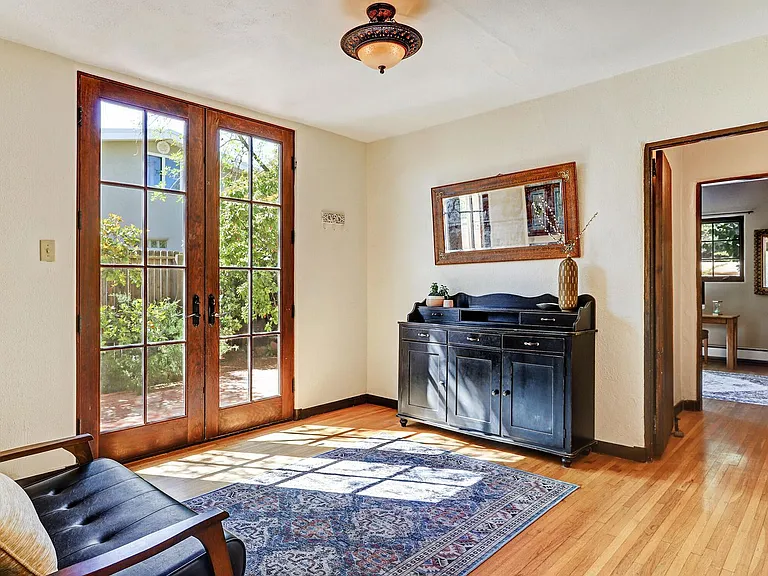 2302 Campbell Rd NW — Photo 4