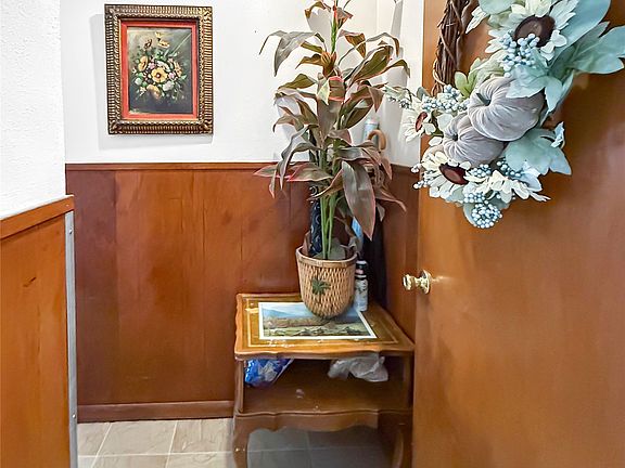 3rd image of 3200 Donna Rd