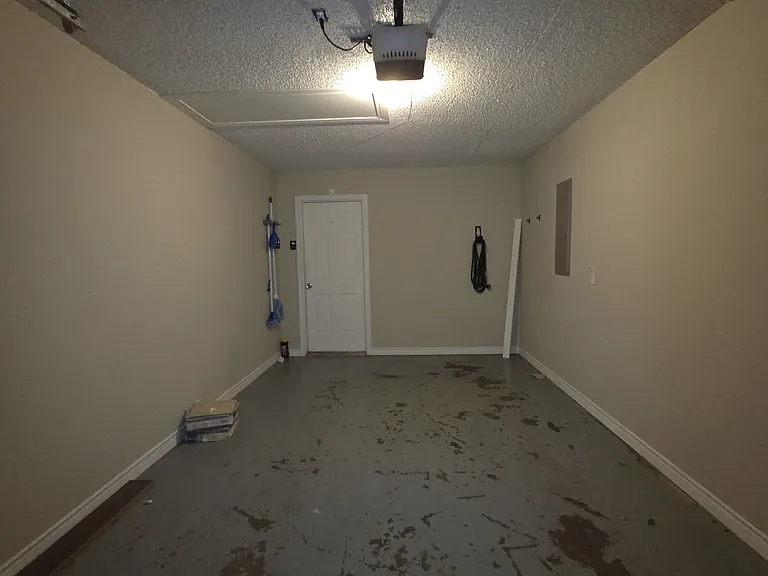Briar Creek Dr — Photo 20