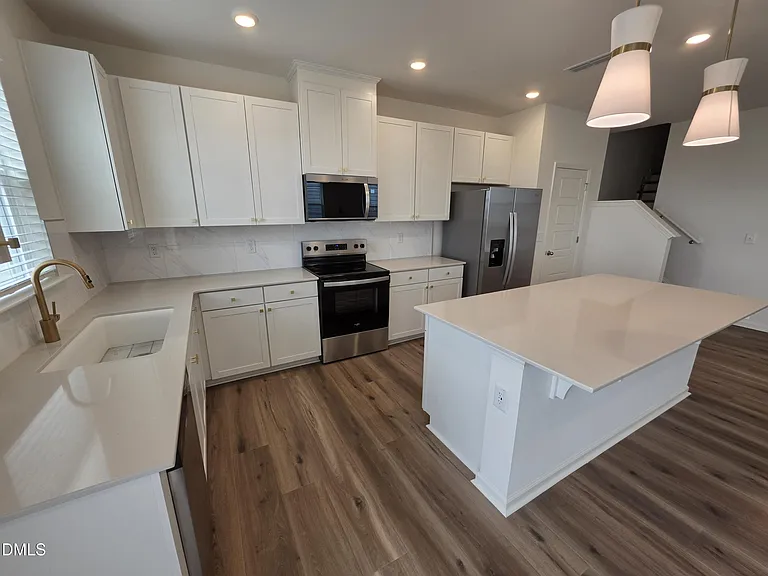 517 Sunset Lake Dr — Photo 9