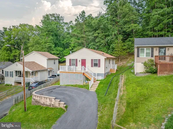 370 Horace Ave, Waynesboro, VA 22980