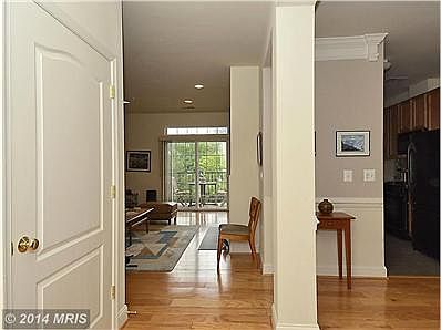 Foyer w/ wood floors