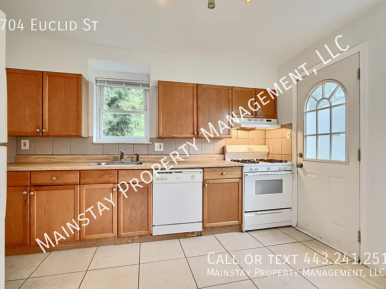 5704 Euclid St — Photo 10