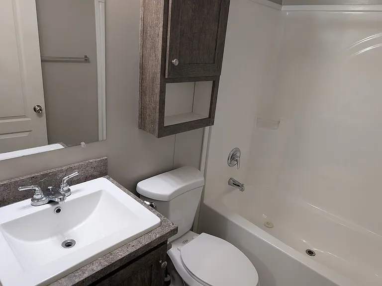 Avon Lakes Estates — Photo 14