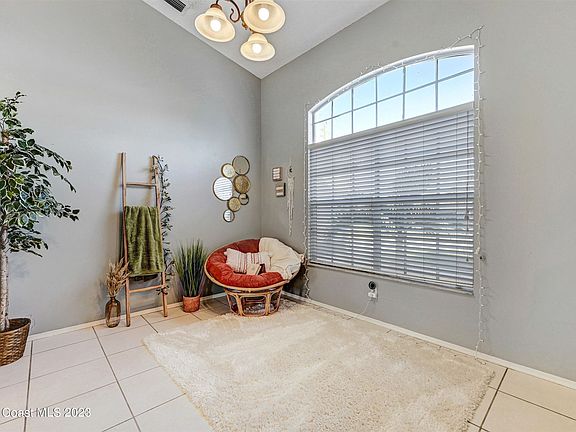 4th image of 2098 Trevino Cir