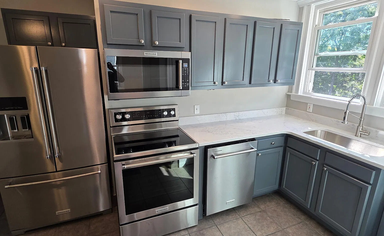 2 bed, 992 sqft, $1,925 — Photo 2