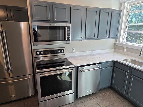 2nd image of 3247 Bach Ave