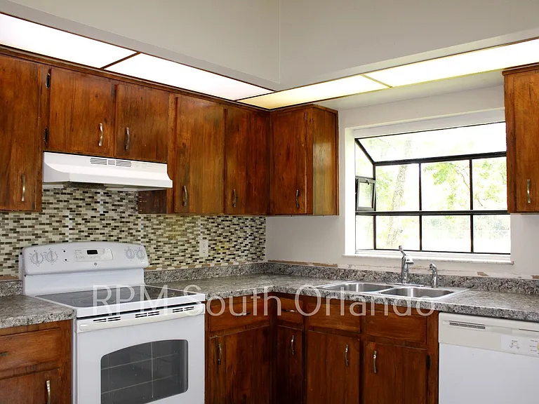 11451 Darlington Dr — Photo 3