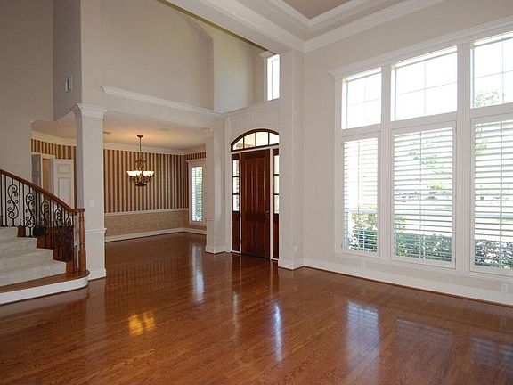 5th image of 11 Golf Links Ct