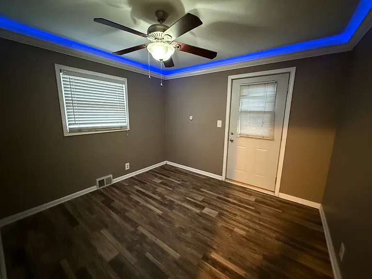 1839 Ackley Ave — Photo 14