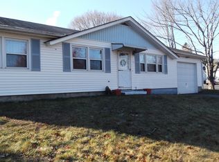 8 Hilbert Ter, Methuen, MA 01844