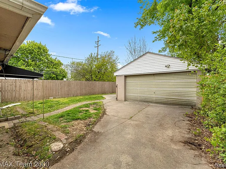 7322 Fenton St — Photo 27