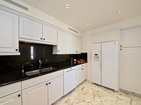 5th image of 150 Bradley Pl APT 604