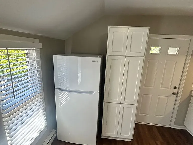 1121 Jennette Avenue NW — Photo 3