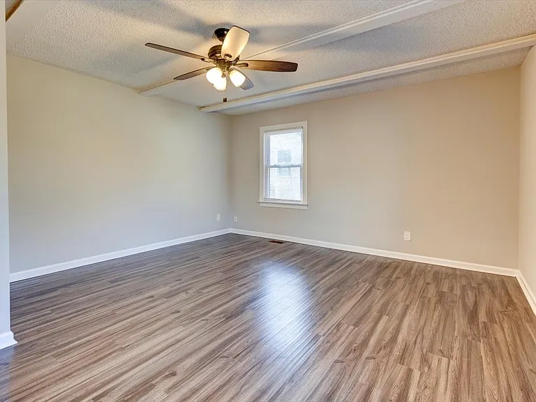 1242 Fordham Rd — Photo 33