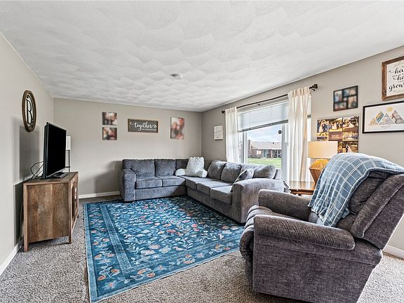 3rd image of 7039 Monte Carlo Dr