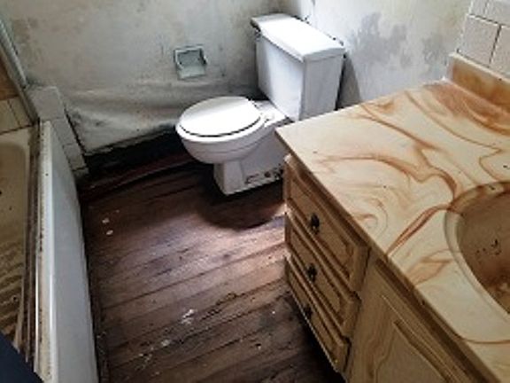 5th image of 427 Bellaire Ave