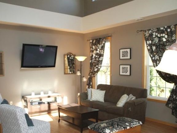 3rd image of 15403 Foliage Ave