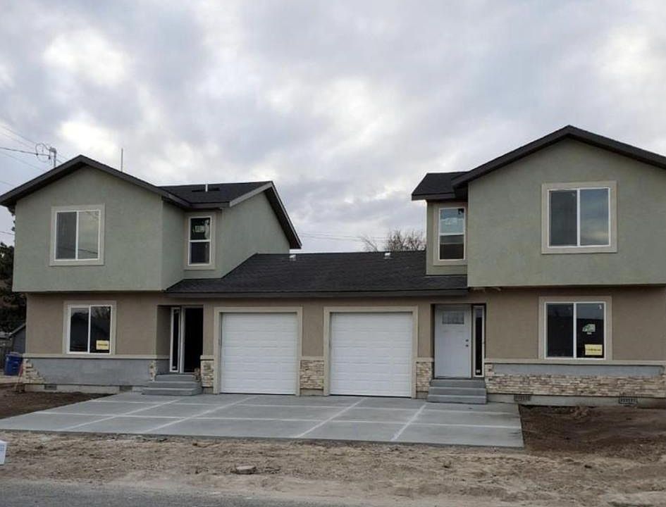 1st image of 1112 4th Ave E #2