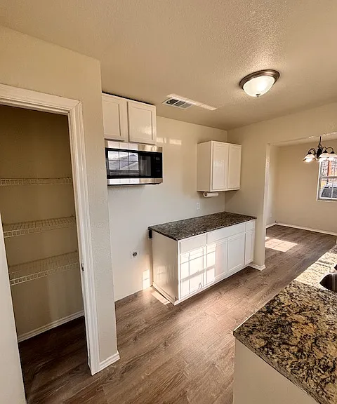 1011 S Sherman St — Photo 14