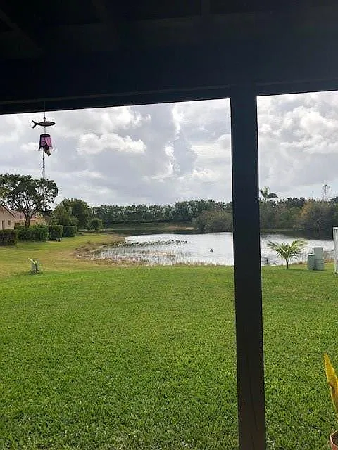 4 bed, 2.5 bath, 1902 sqft, $4,700 — Photo 3