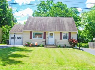 227 Elm St, North Syracuse, NY 13212