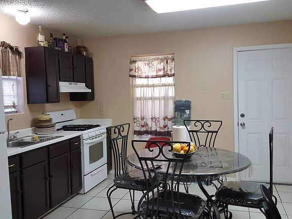 4th image of 1318 Eisenhower Dr