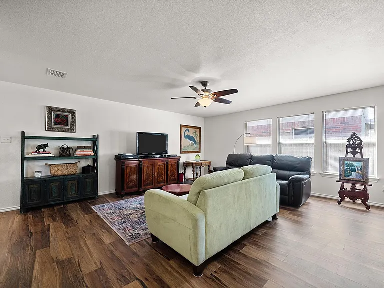 2731 Prairie Creek Dr — Photo 11