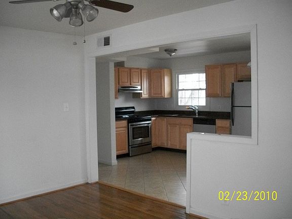 3rd image of 2027 S Lincoln St