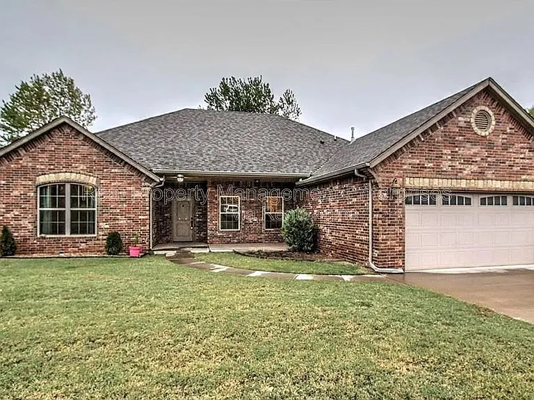 1661 Appaloosa Dr — Photo 1