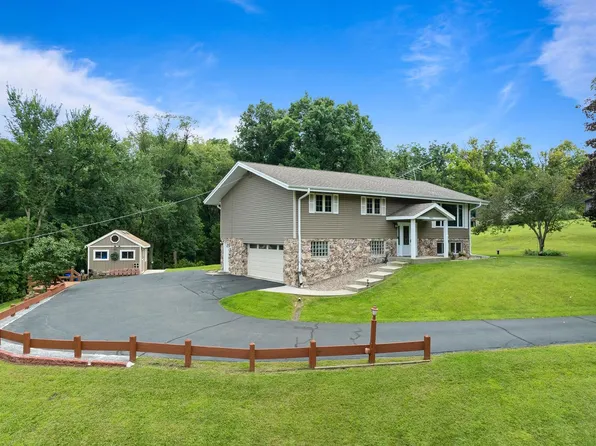 N6064 Lyons ROAD, Burlington, WI 53105