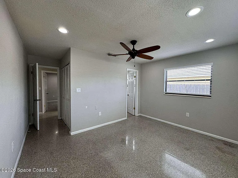 715 Clarke Ave — Photo 11