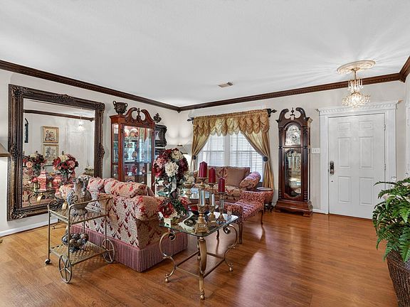 4th image of 506 Remington Chase Ct