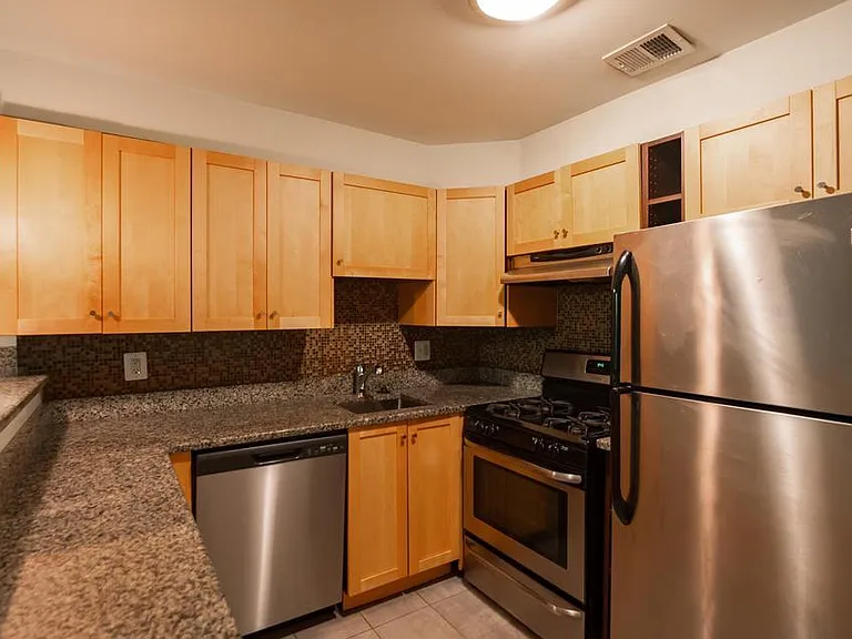 2304 Naudain St #D — Photo 6