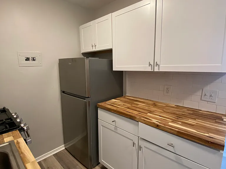 Creekside Apartments — Photo 30