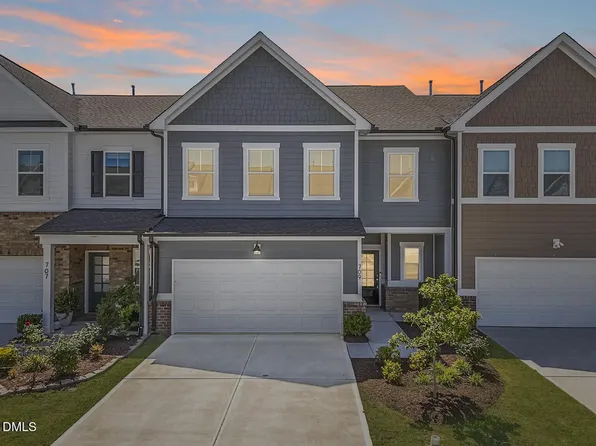709 Toulouse Ct, Cary, NC 27519