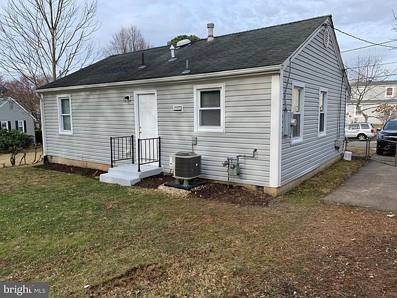2nd image of 603 Pinewood Rd
