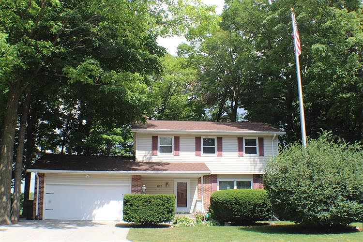 1st image of 623 Bishop Ave