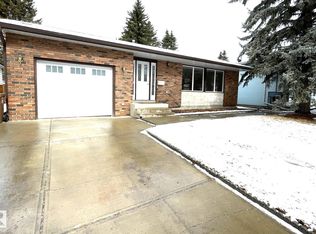 44 Arlington Dr, Saint Albert, AB T8N 2V5
