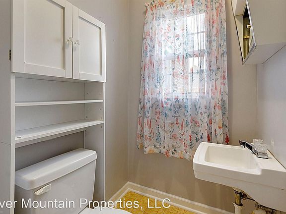 5th image of 260 Economy St #203
