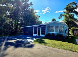 G N 2nd St, North Fort Myers, FL 33917