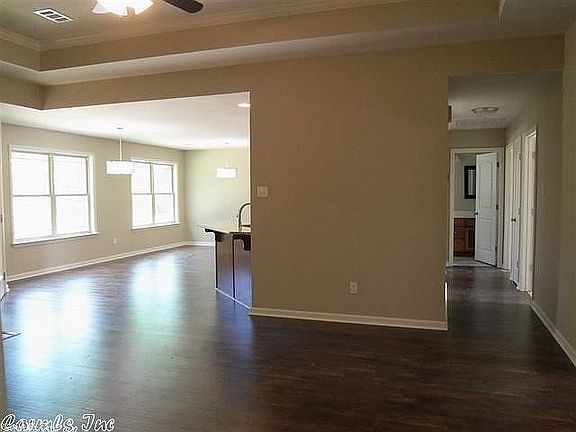 Unfurnished Living/Dining