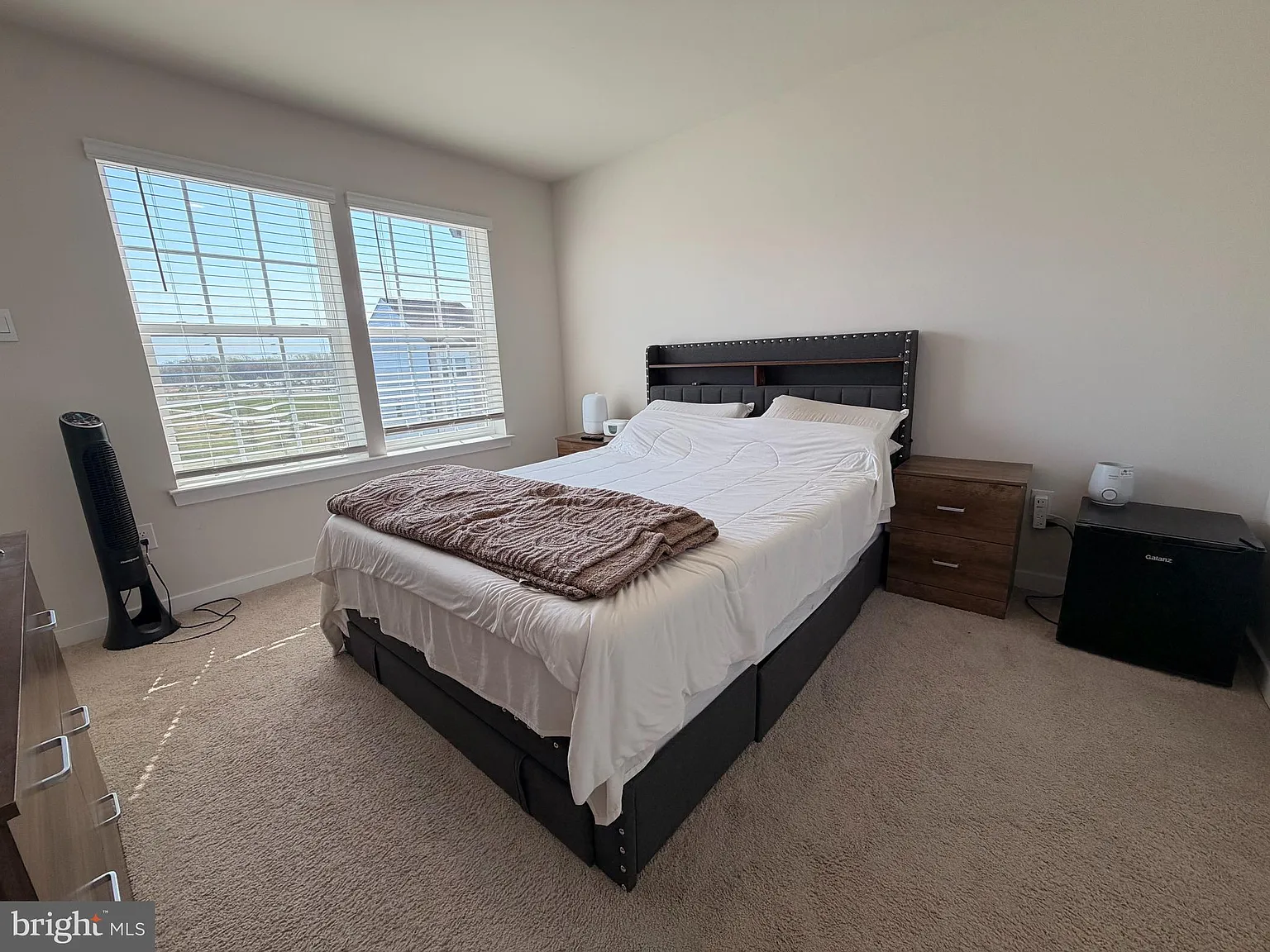 4 bed, 3.5 bath, 1480 sqft, $3,500 — Photo 2